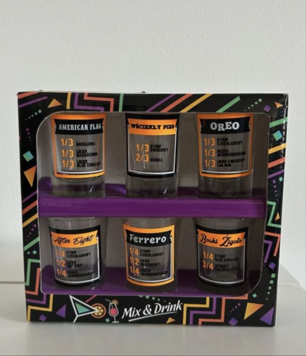 Zestaw kieliszkow z przepisami na wysmienite drinki