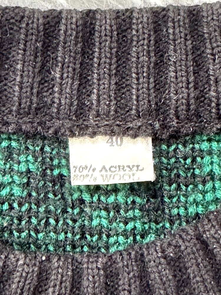 Vintage czarny sweter we wzory zielone romby L 40