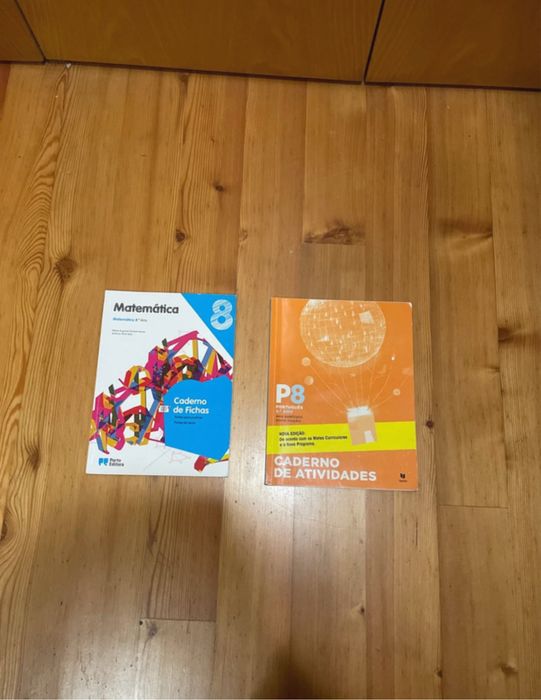 Vários livros escolares 6-12 ano