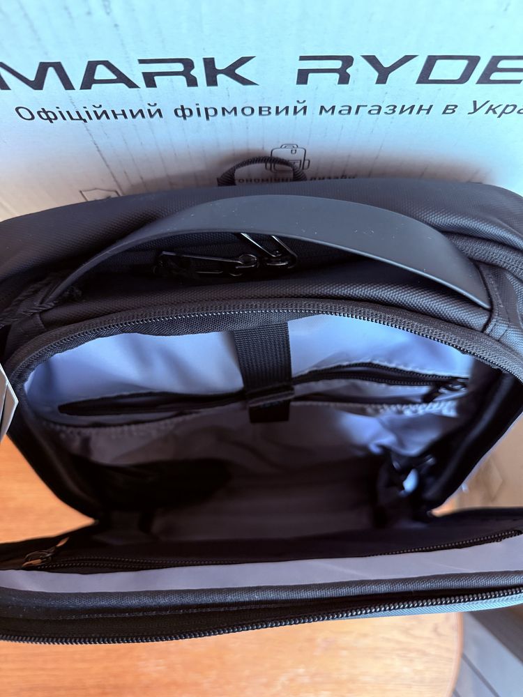 Рюкзак Mark Ryden Biz MR9008D для ноутбука 17,3"