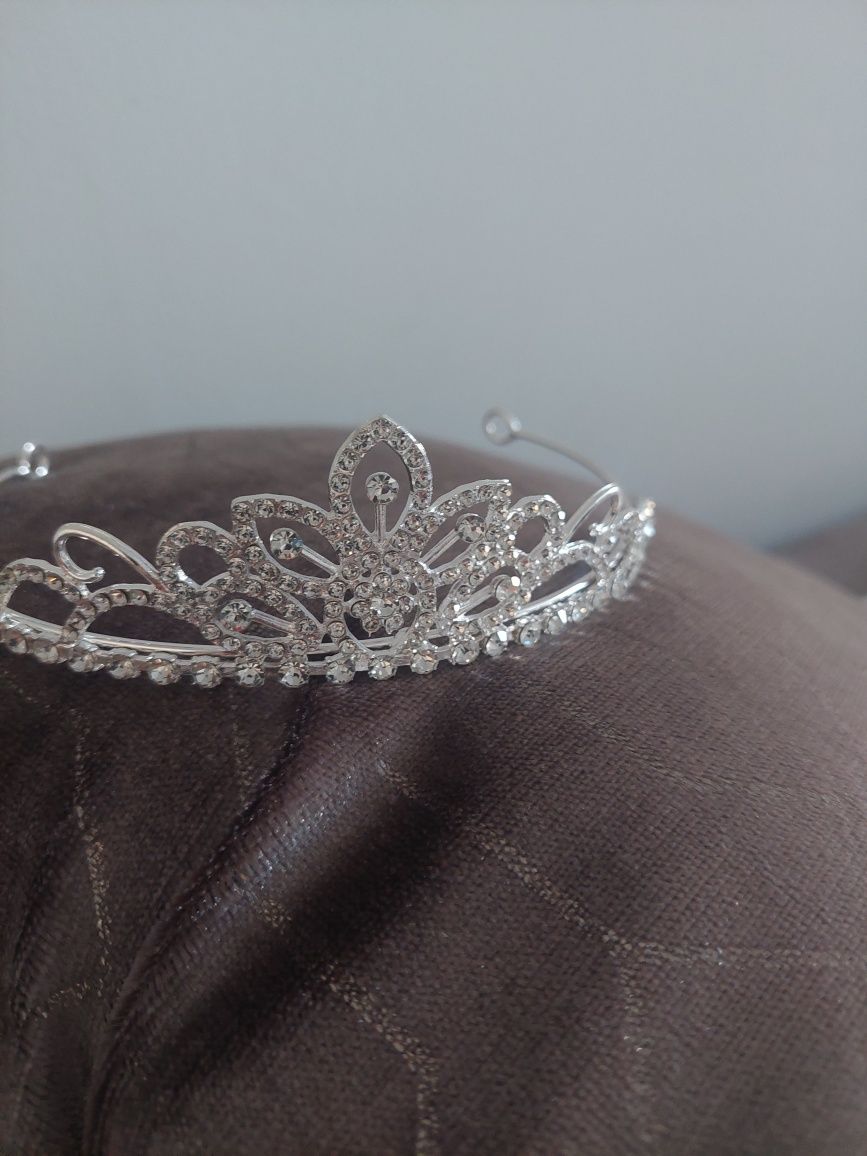 Tiara korona diadem kryształki cyrkonie