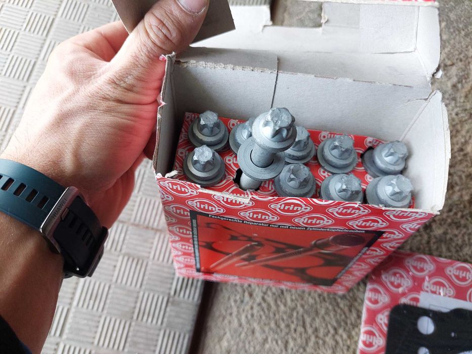Cabeça de motor Tata telcoline e algum material novo tenho facturas