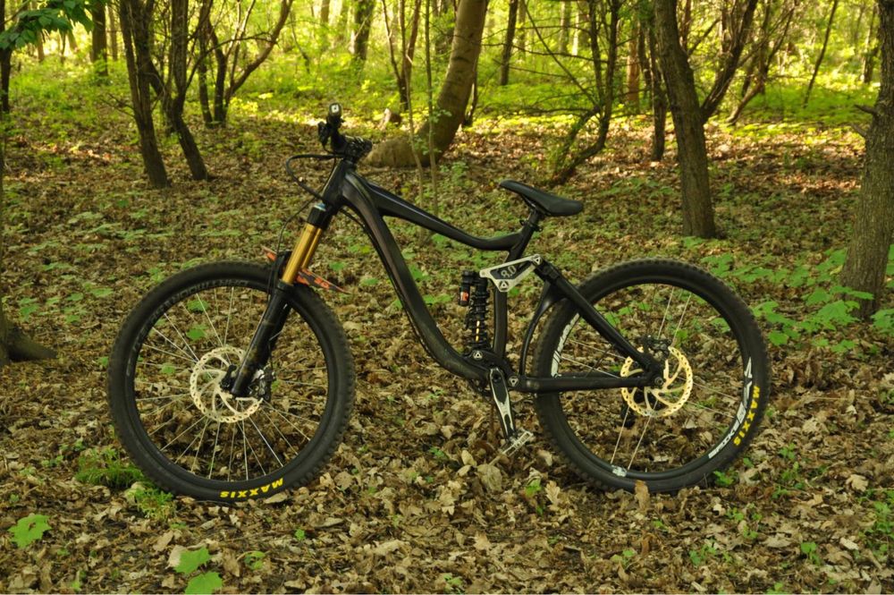 Giant Glory - DH full, dirt, freeride, enduro