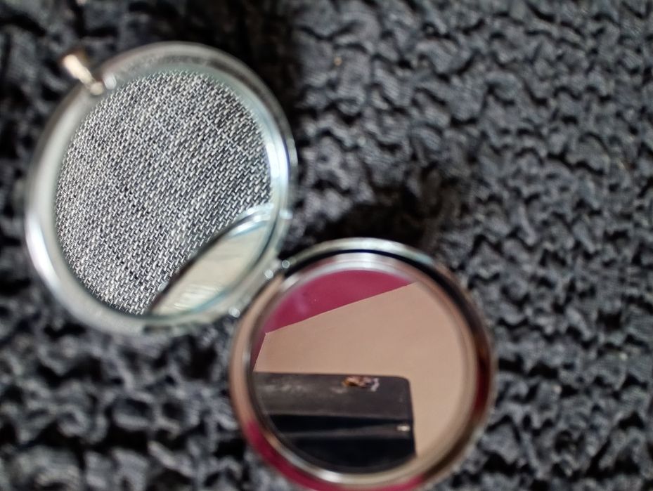 Lusterko kieszonkowe