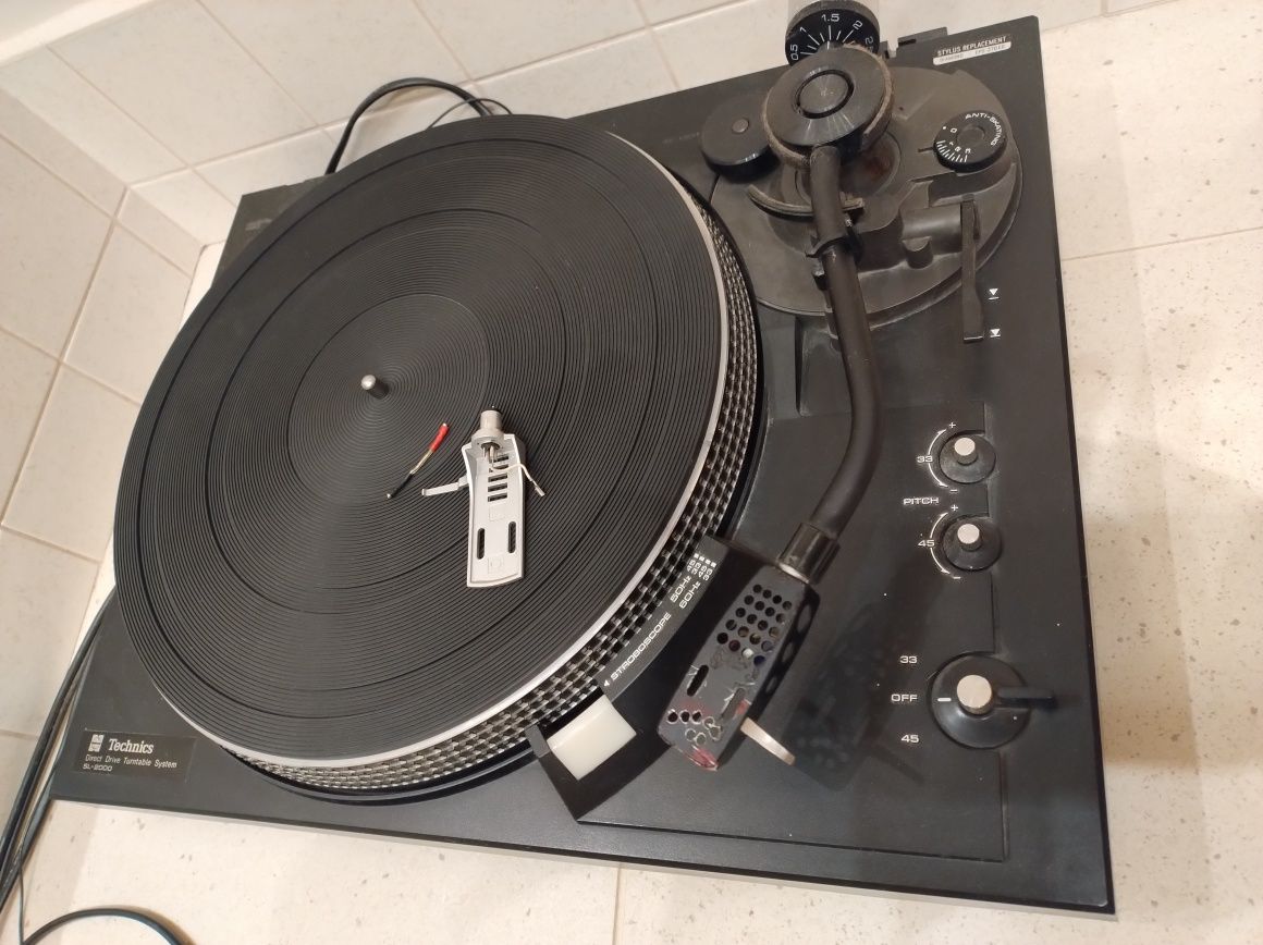 Gramofon Technics SL 2000 + upgrade