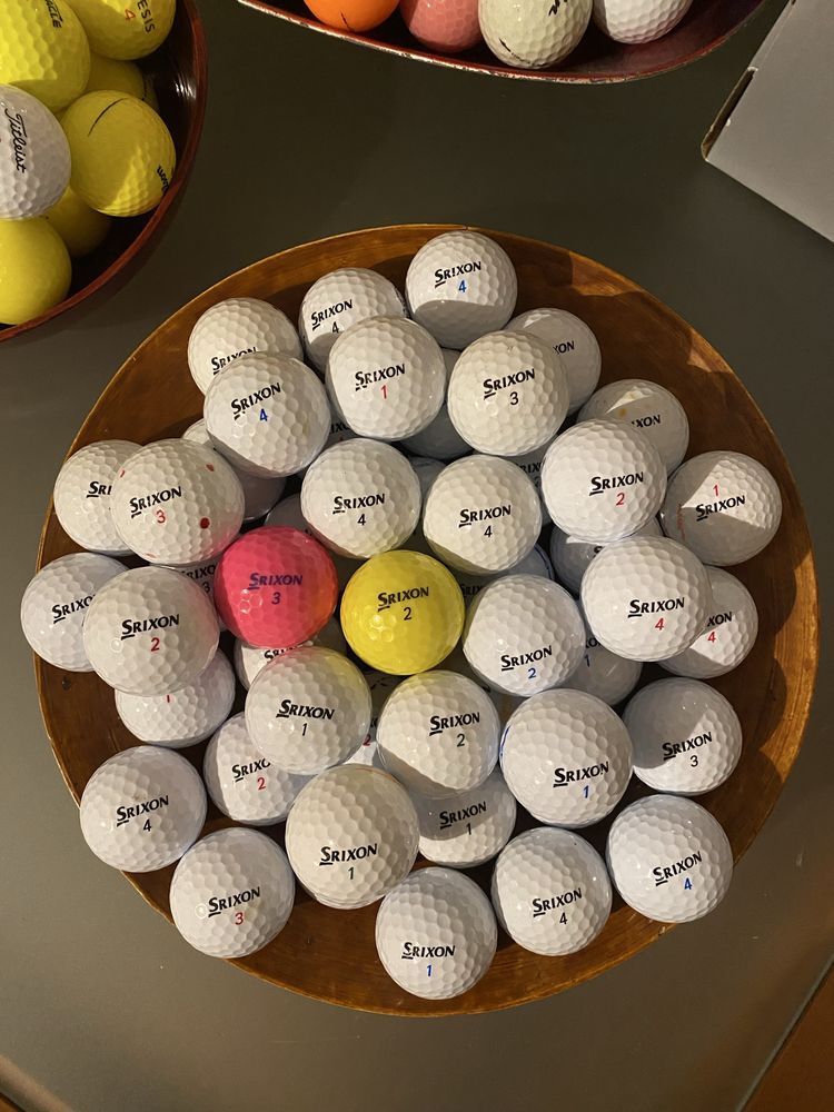 50 Bolas SRIXON em ótimo estado + oferta de 20 bolas Wilson