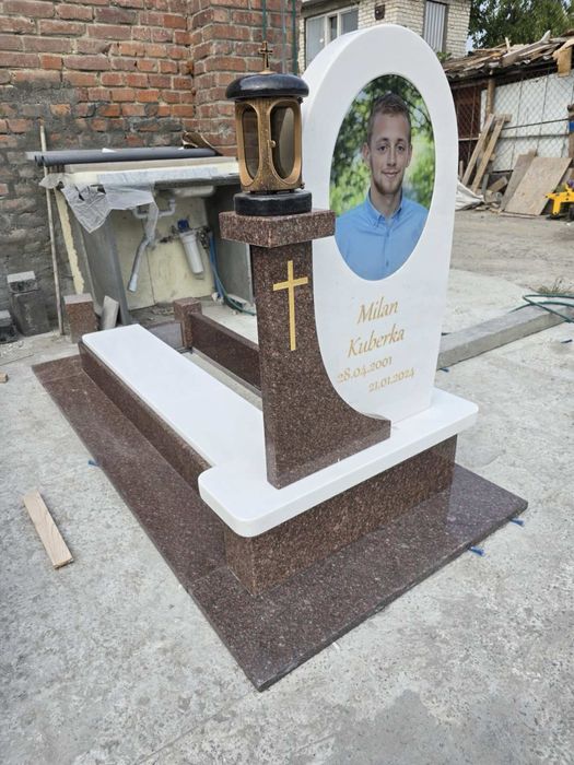 Пам'ятники від виробника виставка Висока Якість Гарантія