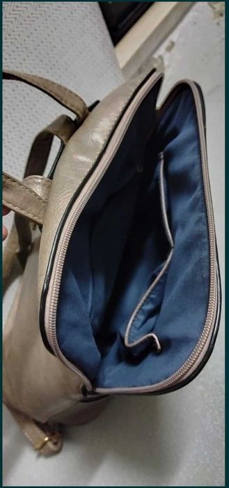 Mochila bege de senhora