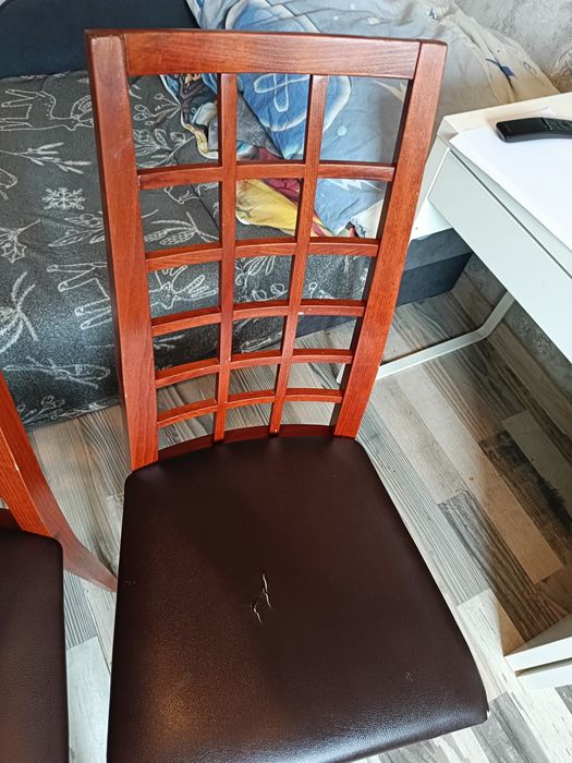 4 Krzesła drewniane