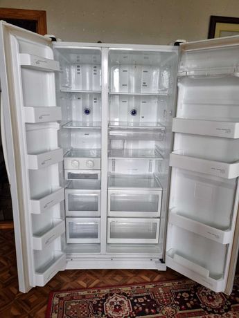 Холодильник Самсунг side by side