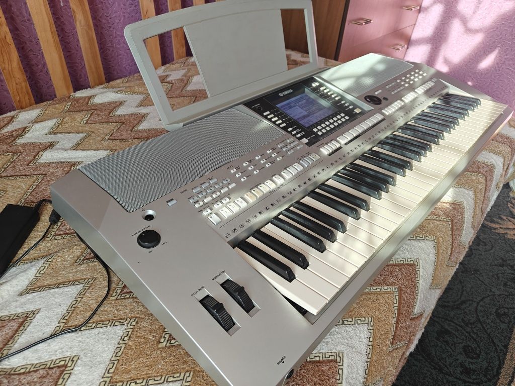Синтезатор Yamaha PSR-S710
