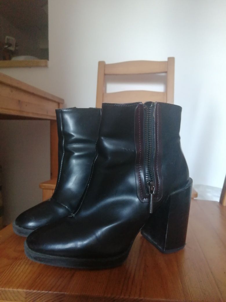 Botins pretos tamanho 36 zara