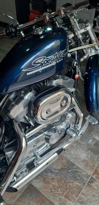 Harley-Davidson 883