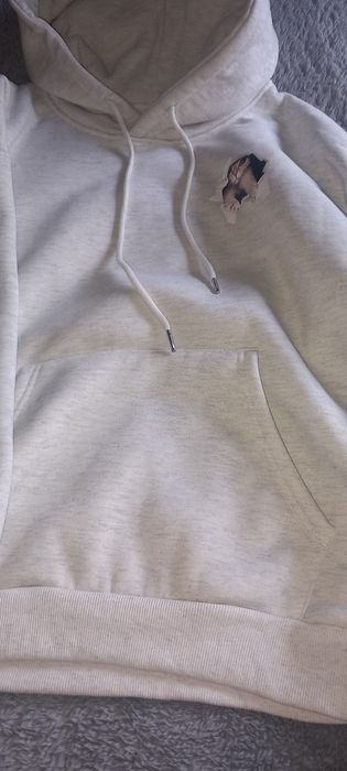 Duas camisolas com capuz