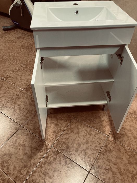 Armário de casa de banho com lavatório