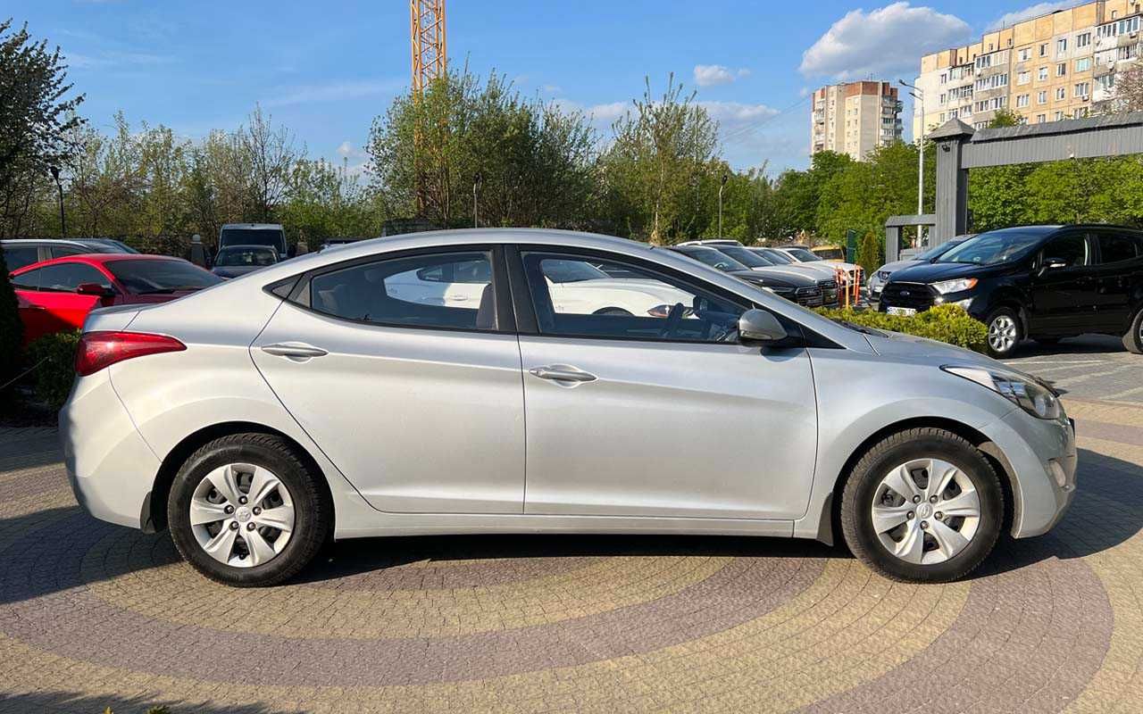 Hyundai Elantra 2011