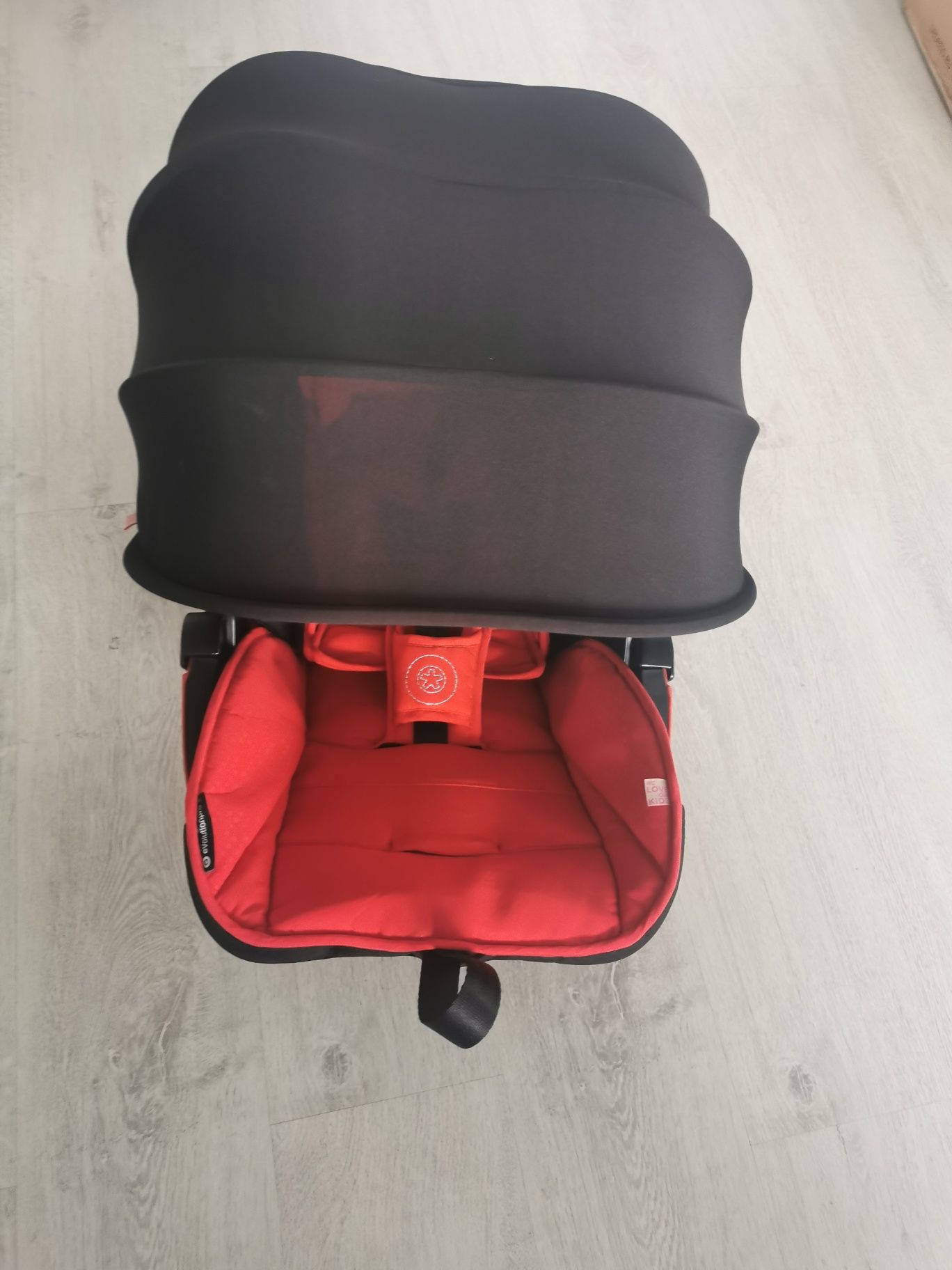 Nosidełko Fotelik Kiddy evolution pro 2 + baza isofix + gratis