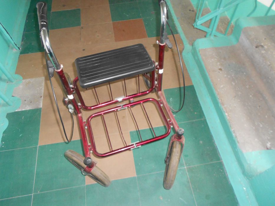 Продам ходунки-роллаторы внедорожные Human