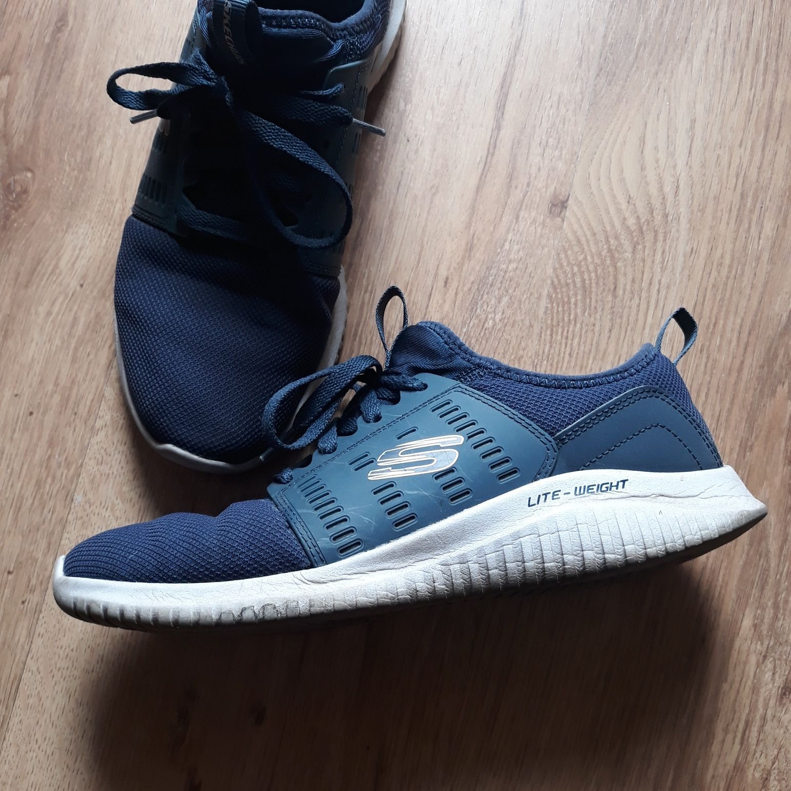 Skechers Oryginalne Buty Sportowe rozmiar 41.