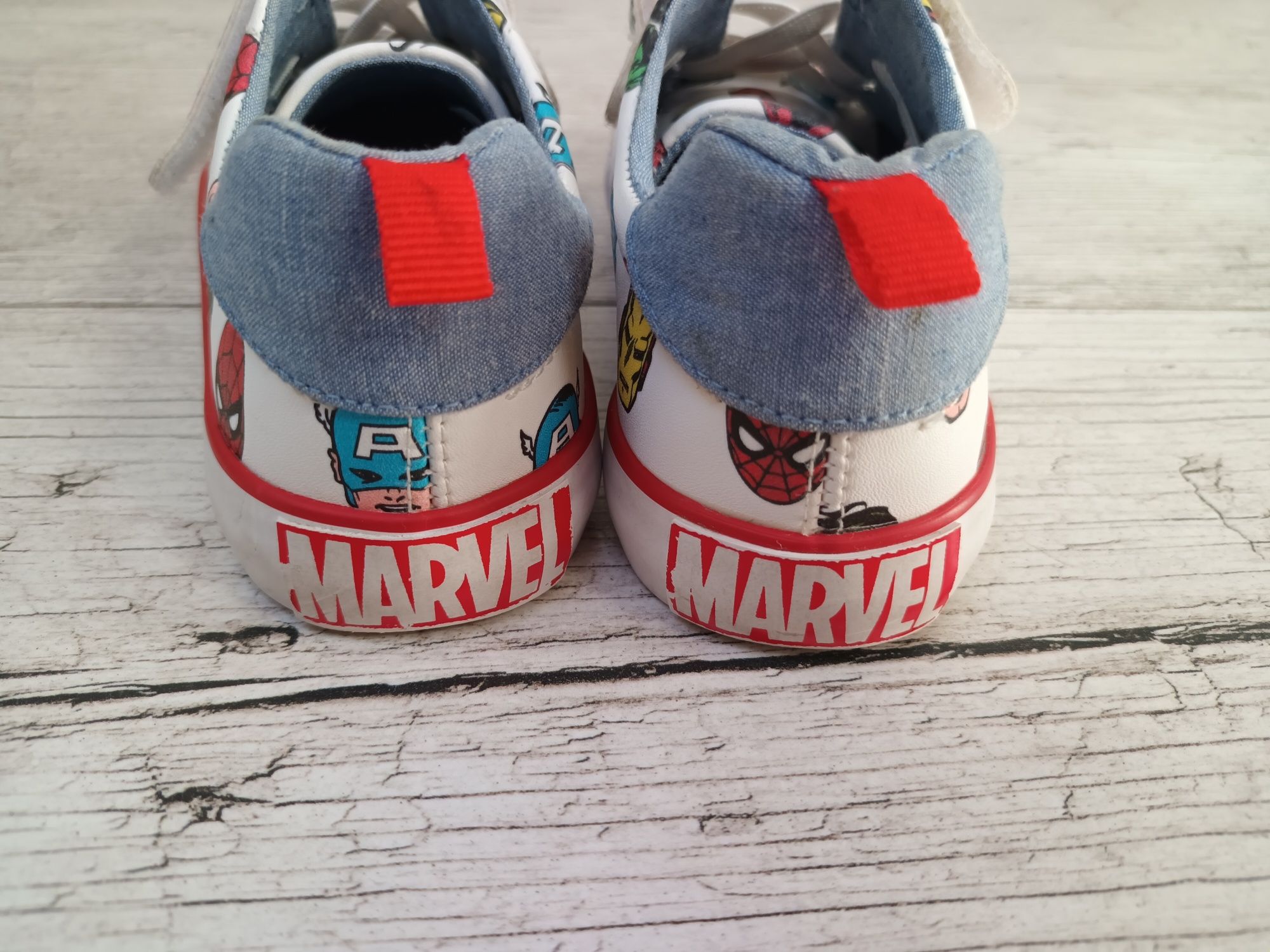 Buty dla chłopca Marvel