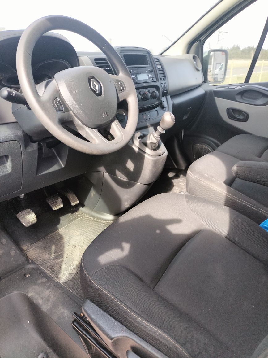Trafic Vivaro Talento zamiana 9 siedzeń Bus Master Movano