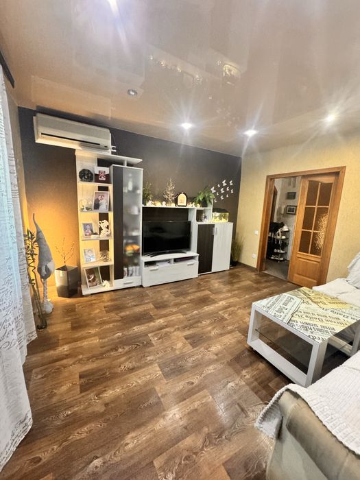 Продам 3х комнатную . Димитровский рынок