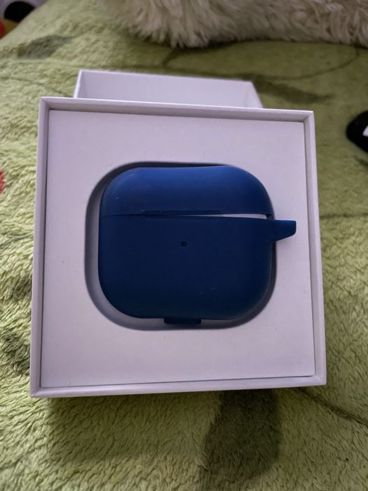 Продаю свои AirPods 3