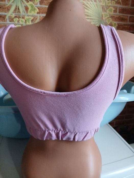 Жіночий топ під резиночку.