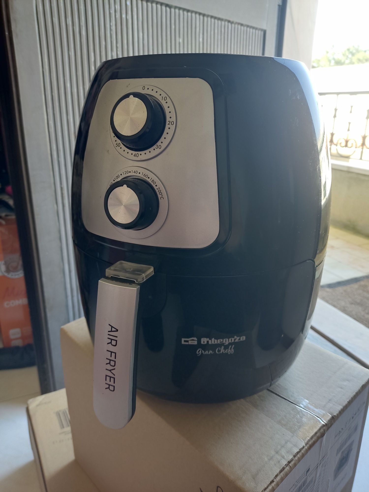Fritadeira Airfryer Orbegozo 4 litros