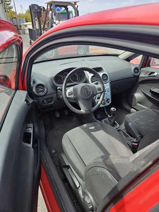 Opel Corsa D 1.2i de 2011 para peças