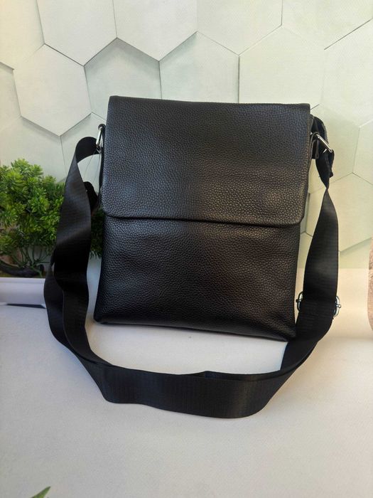 Чоловіча шкіряна сумка з натуральної шкіри бананка на плече