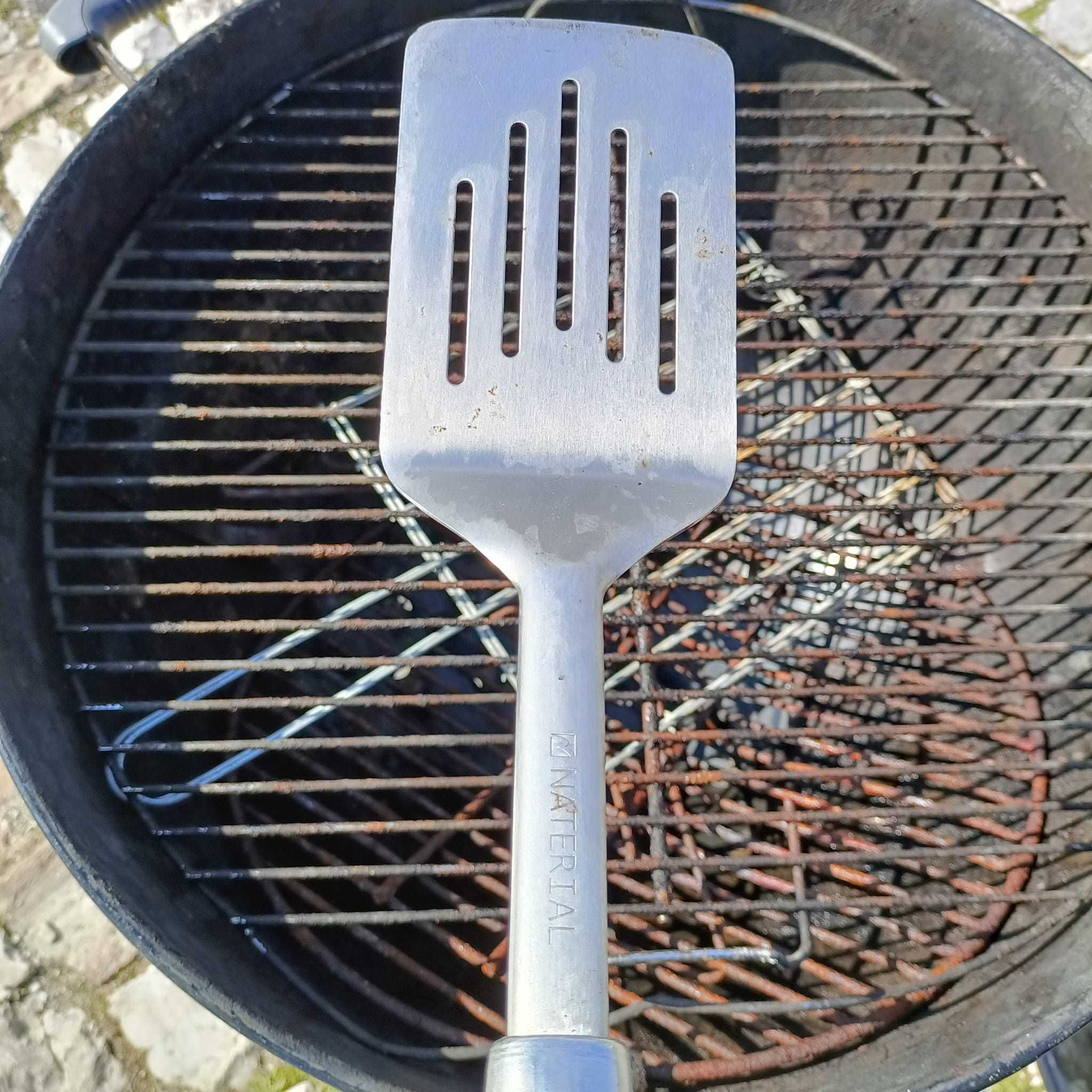 Barbecue Grelhador a carvão Weber Classic Kettle 57 cm usado