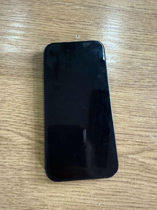 IPhone 15 pro (zbity tył )