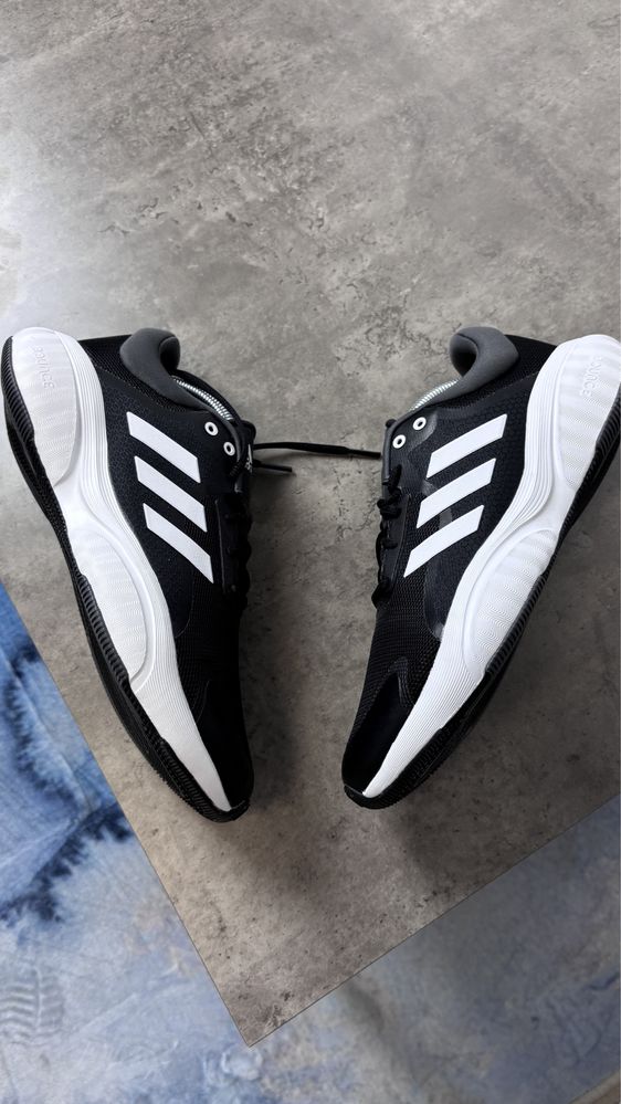 Чоловічі кросівки для бігу adidas Response GW6646 кроссовки мужские