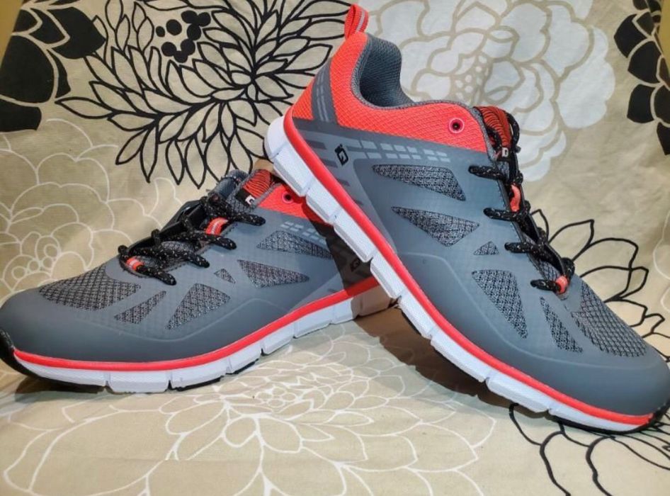 Кроссовки привезённые с Польши.