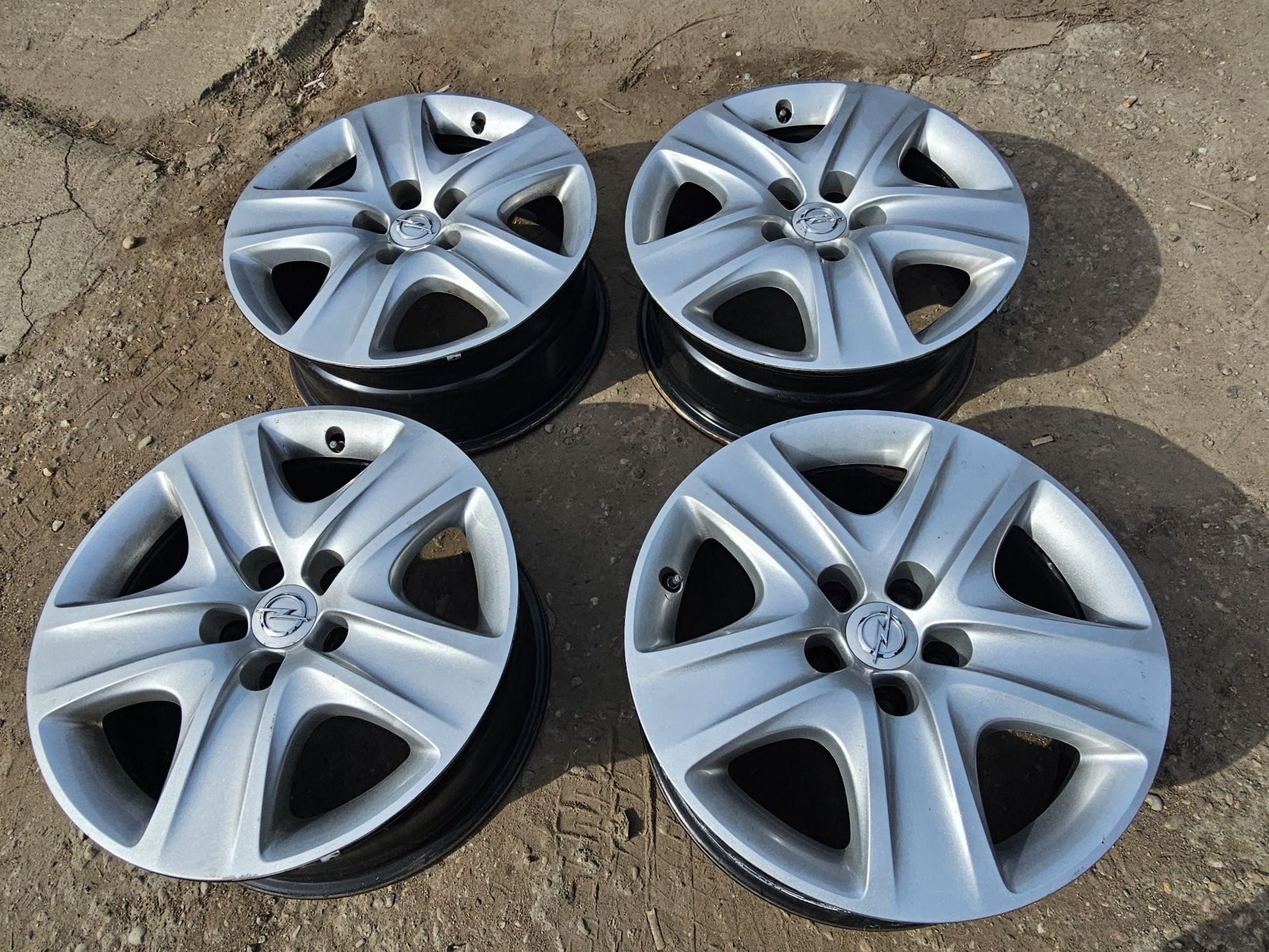 Felgi Stalowe Strukturalne Opel Insignia B-R17 5x115 ET44-7J+czujniki