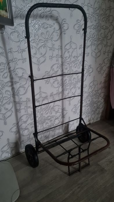Тележка металлическая литая 95см
