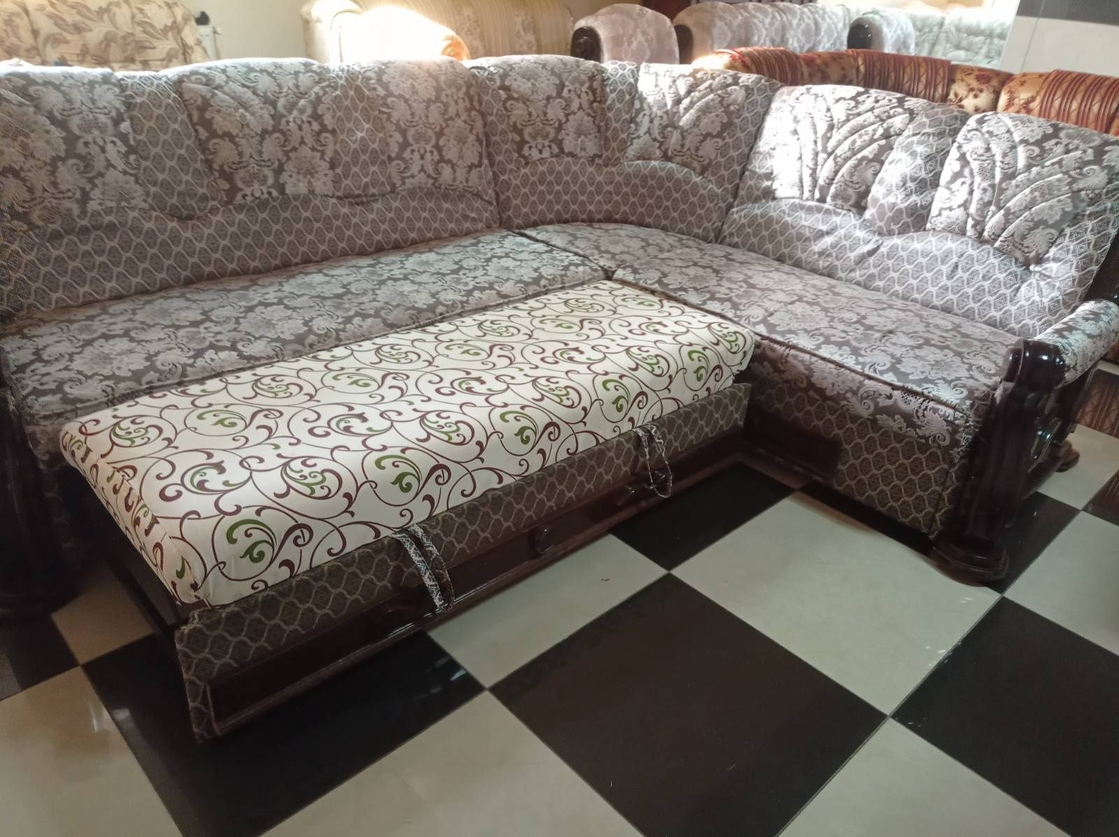 Диван кутовий в хорошому стані
