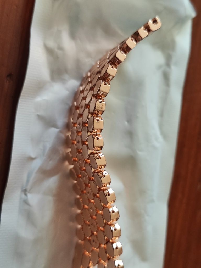 Bransoletka do zegarka wzór plastrów miodu.