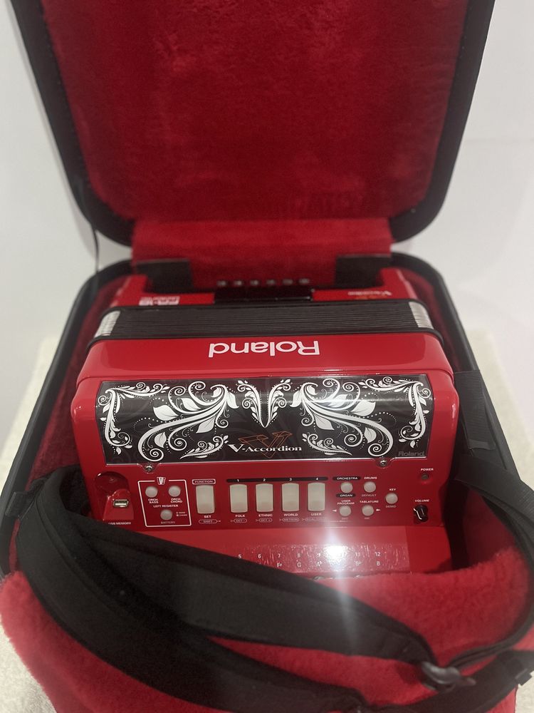 Concertina Roland FR 18 Seminova