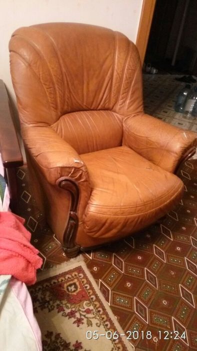 Продам кожаное кресло