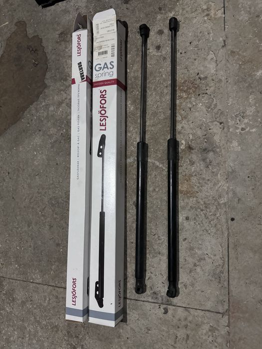 Амортизаторы багажника форд фокус 3