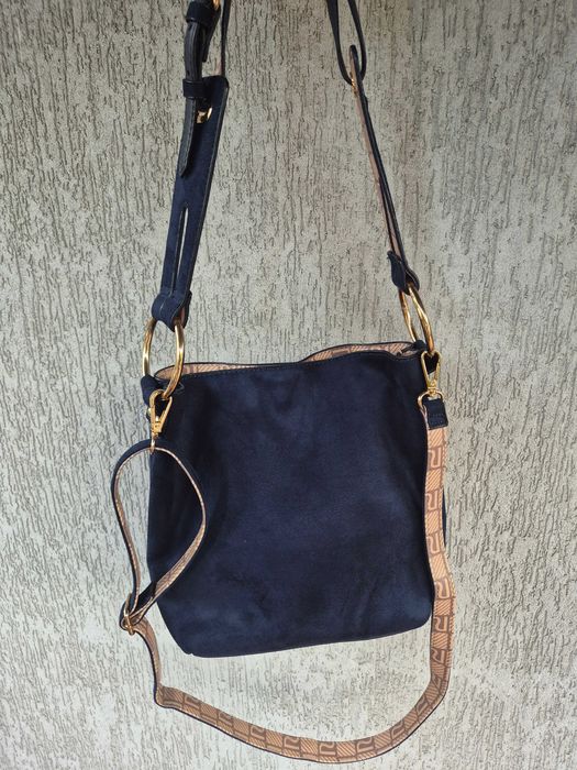 Fajna granatowa zamszowa torebka River Island