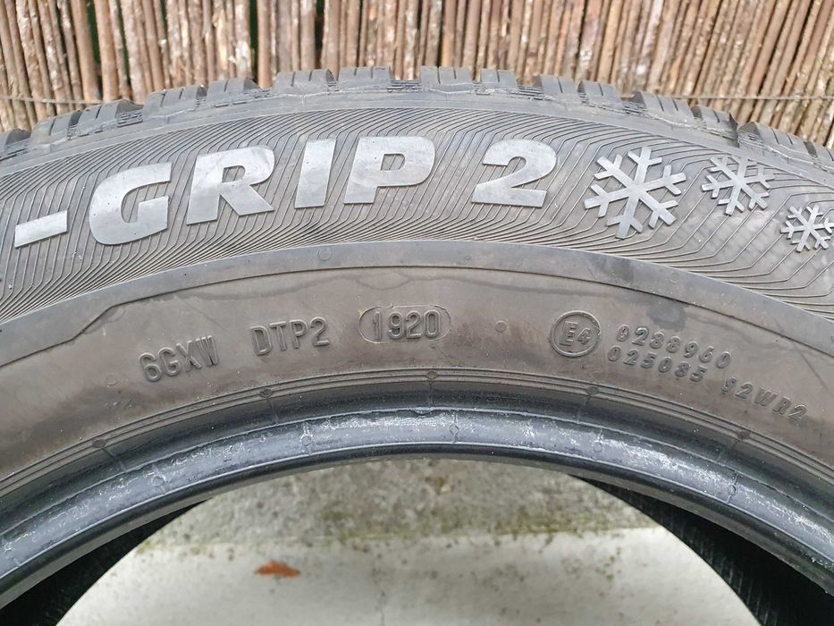 2x 205/60/16 92H Semperit Master-Grip 6,6mm 2020r.