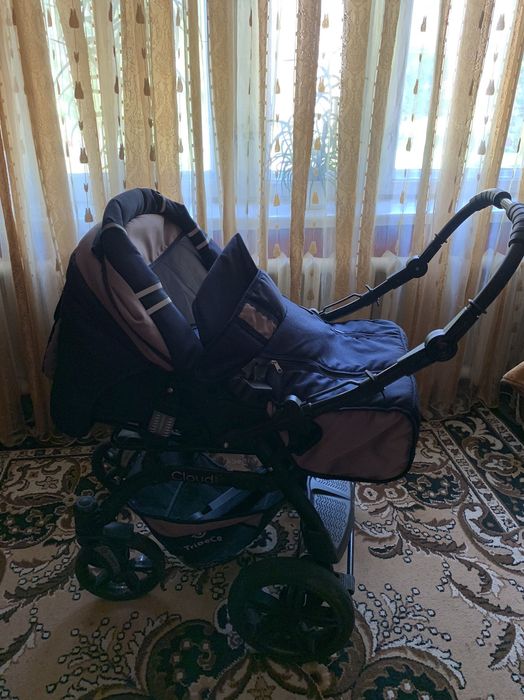 Дитяча коляска..