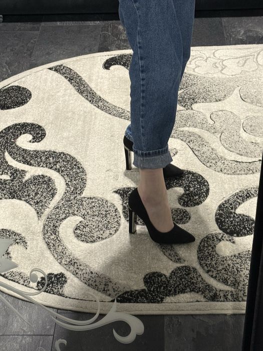 Туфлі на каблуку чорні 35 розмір