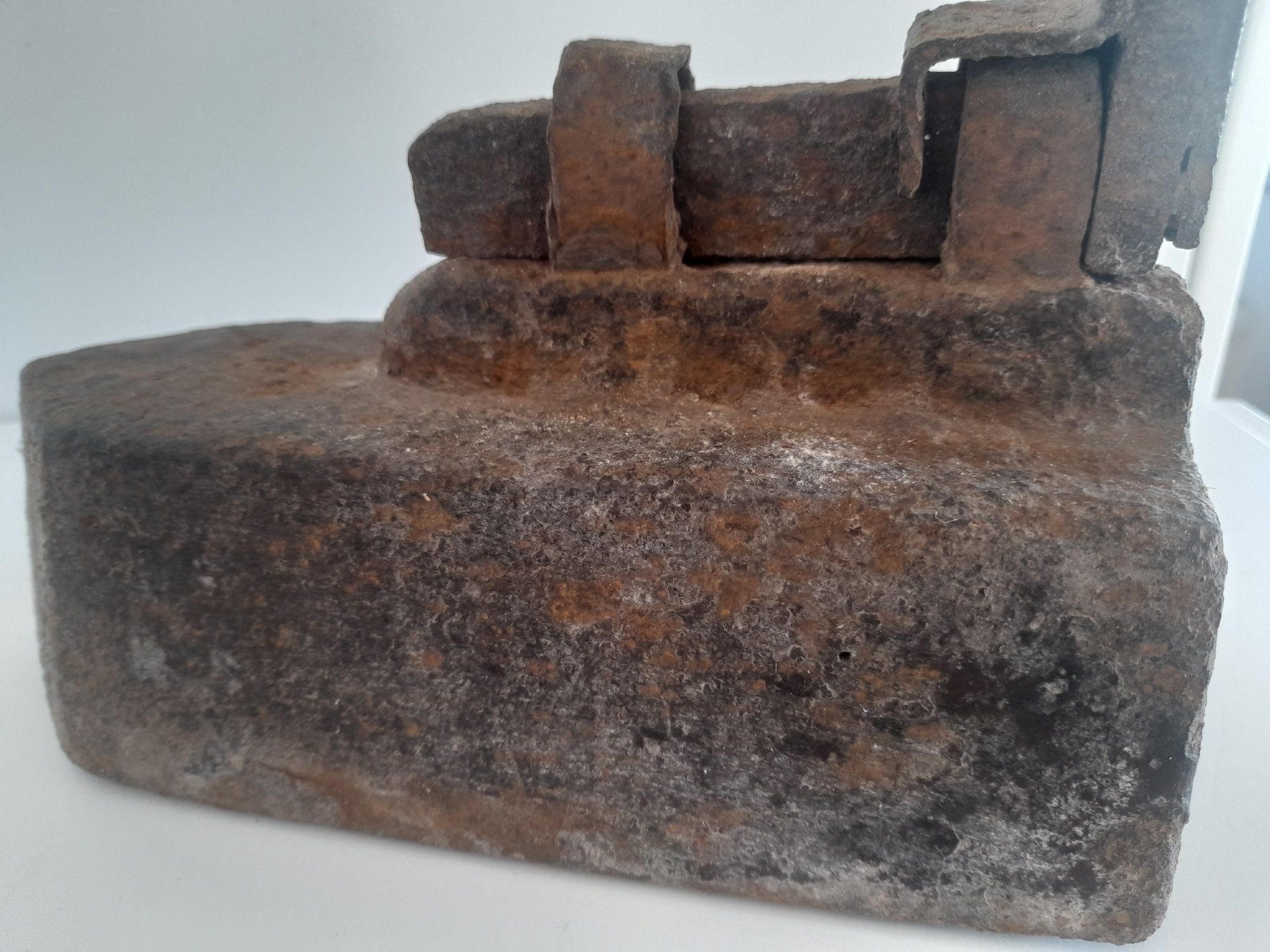 Bardzo stare, rzadkie żelazko kolekcjonerskie z kutego żelaza  8.2kg.