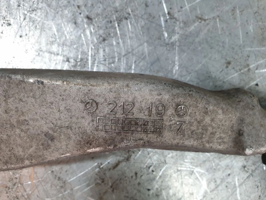 Braço de suspensão frente esquerdo MERCEDES-BENZ CLS (C218)