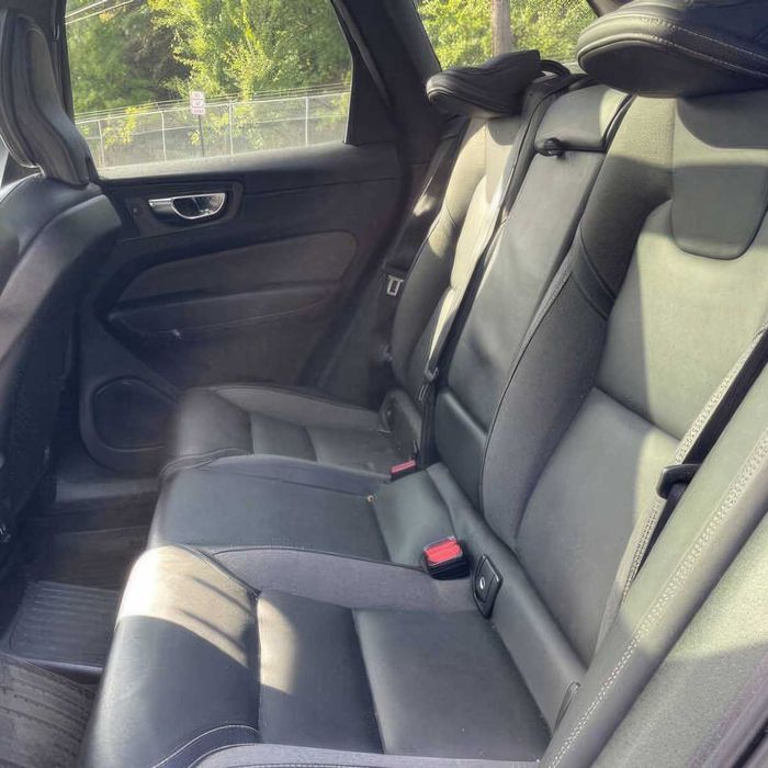 Volvo XC60      2022