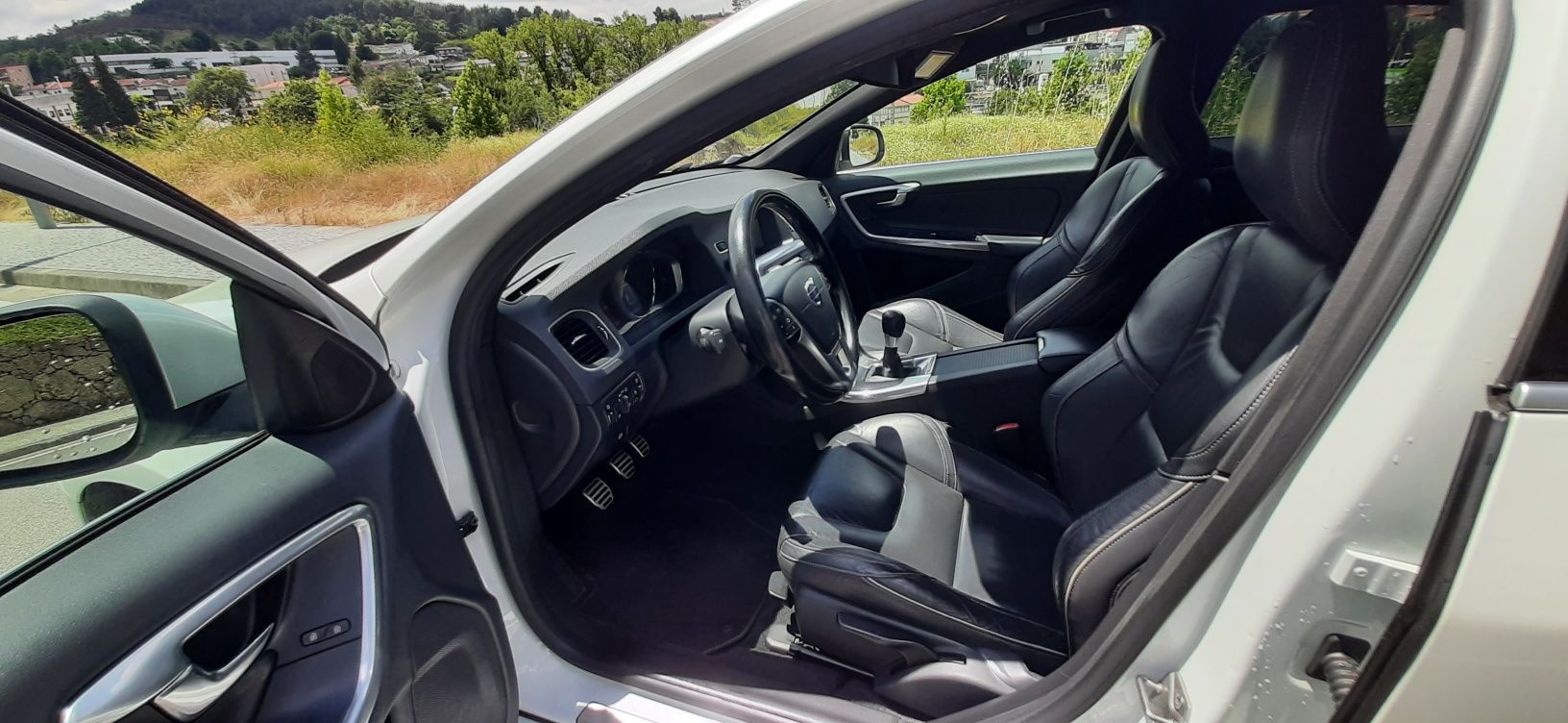 Volvo v60 r design